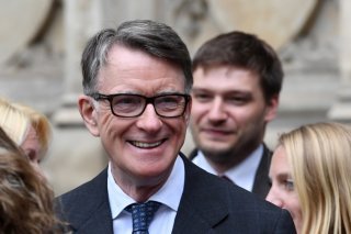 Dans un message écrit pour les 50 ans de Jeffrey Epstein, Peter Mandelson (archives) avait affirmé qu'il était son "meilleur ami" et l'avait qualifié d'"homme intelligent et vif d'esprit". KEYSTONE/EPA/FACUNDO ARRIZABALAGA